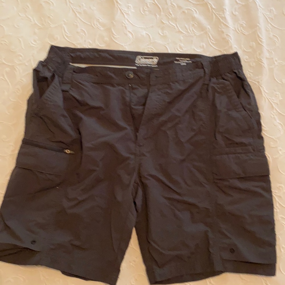 Men’s cargo shorts